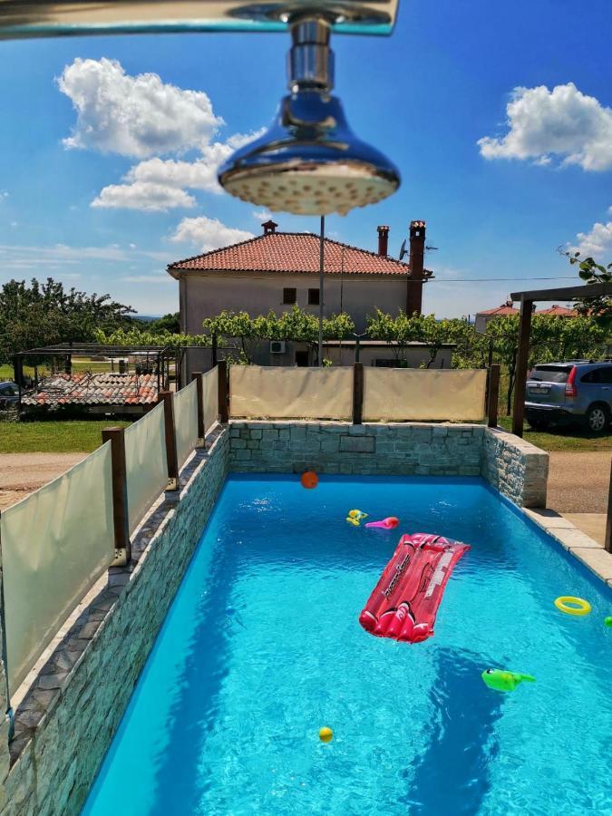 Luxury Apartment Alba With Pool Kanfanar Exterior photo