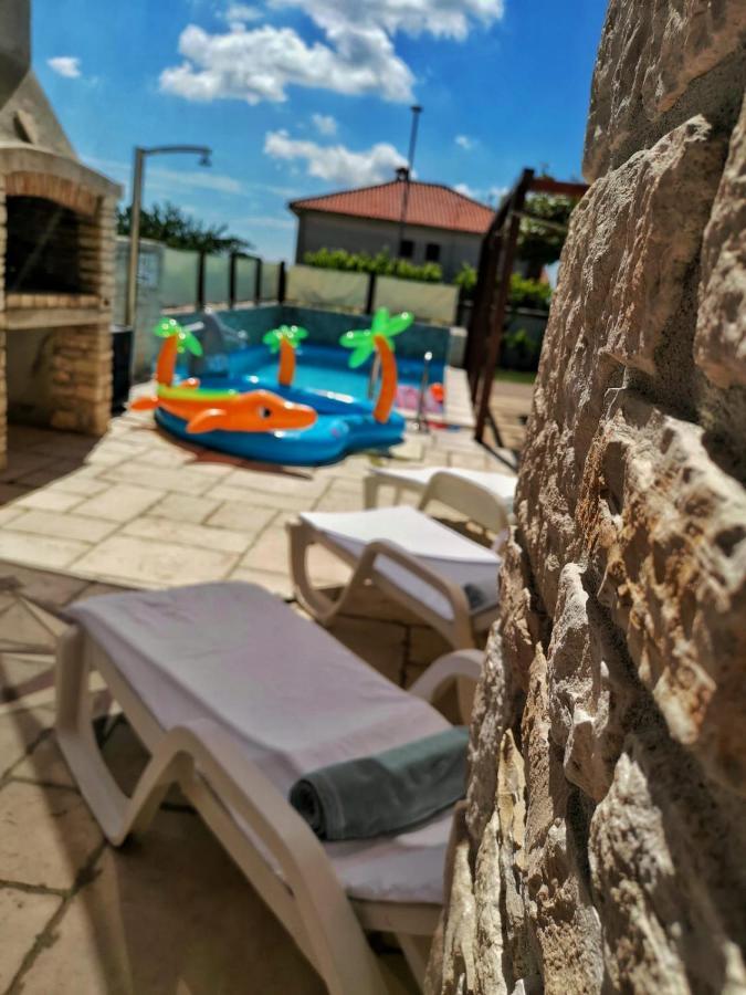 Luxury Apartment Alba With Pool Kanfanar Exterior photo